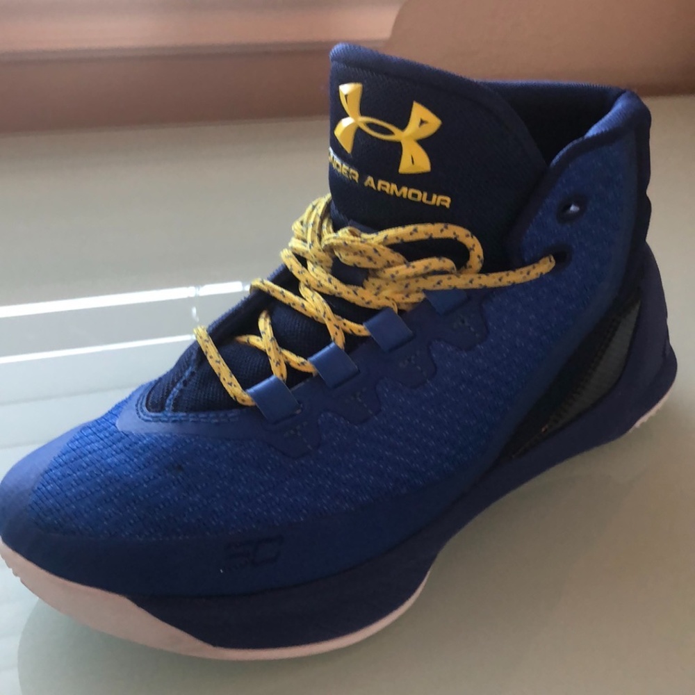 Boys Curry 3 Basketball Shoes- Under Armour size 6 youth - Picture 2 of 6